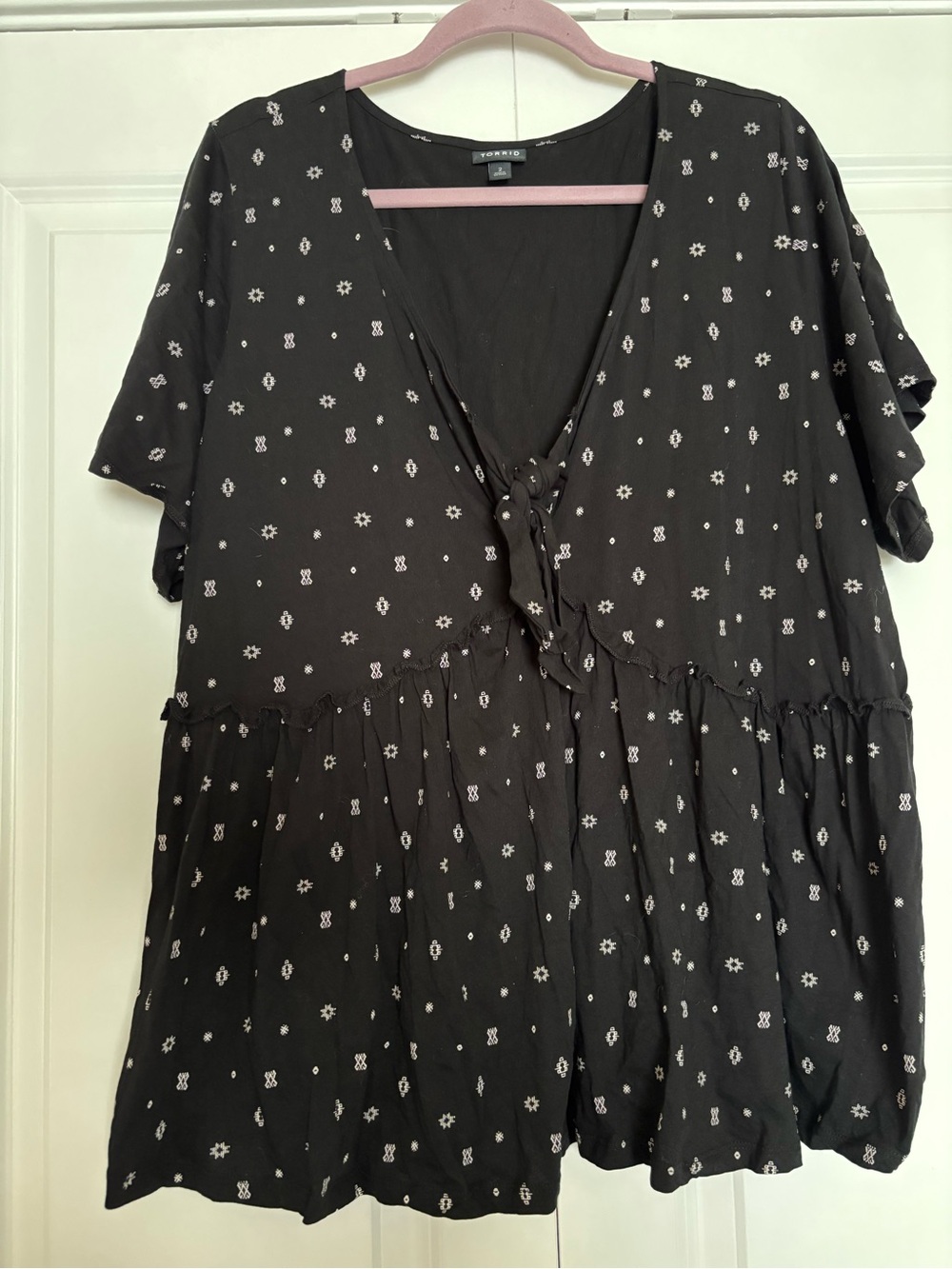 torrid Black Printed Tie-Front Peplum Tunic